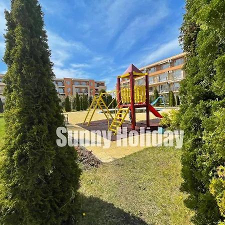 студиа Sunny Holiday Fort Noks *