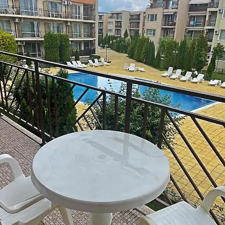 студиа Sunny Holiday Fort Noks *