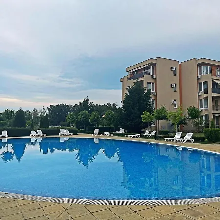студиа Sunny Holiday Fort Noks *