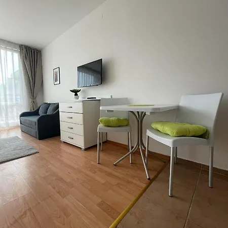 Lägenhet студиа Sunny Holiday Fort Noks *