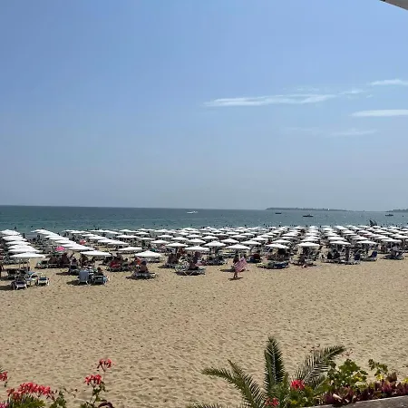 студиа Sunny Holiday Fort Noks *