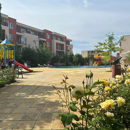 студиа Sunny Holiday Fort Noks *
