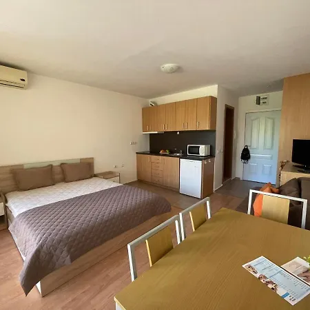 студиа Sunny Holiday Fort Noks * Slăntjev Brjag